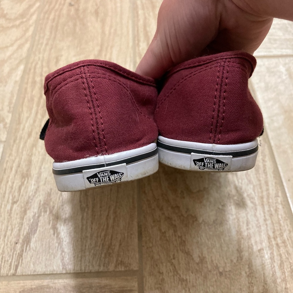 Maroon vans - Picture 2 of 3